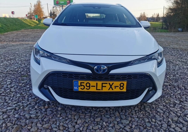 Toyota Corolla cena 92000 przebieg: 91920, rok produkcji 2019 z Sępopol małe 191